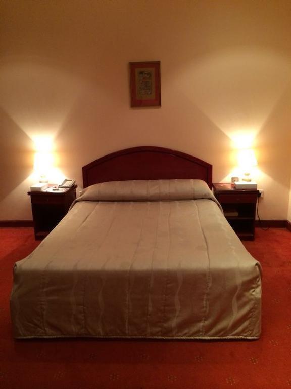 City Center Hotel Манама Номер фото